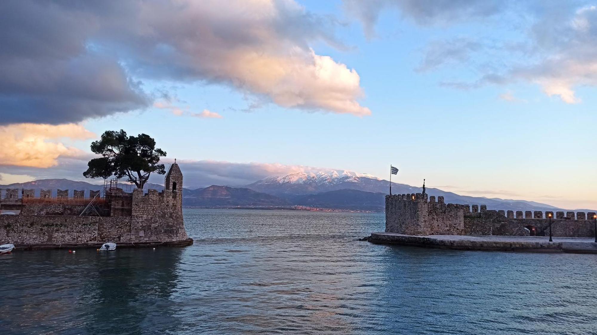 By The Sea For Travelers And Dreamers! Villa Nafpaktos